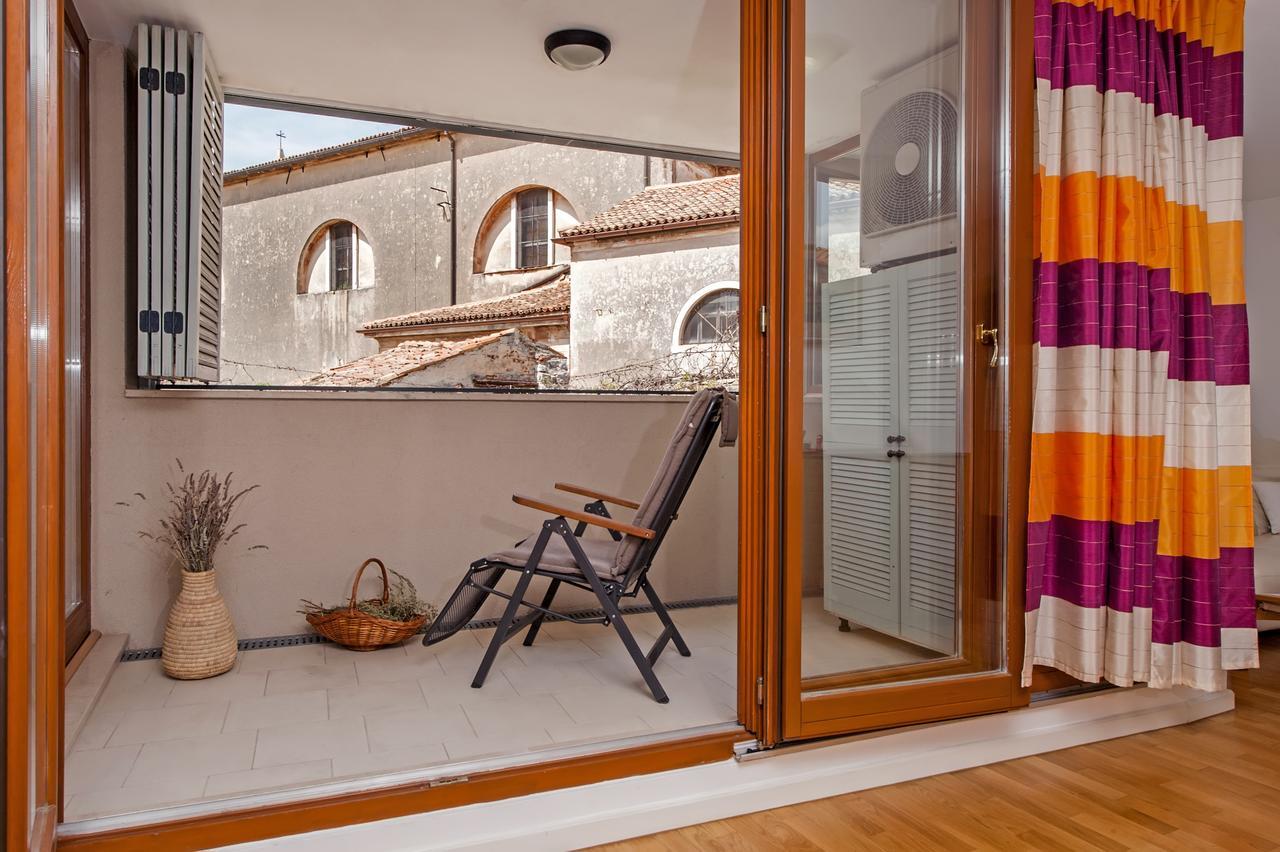 Apartment Campanile Rovinj Extérieur photo